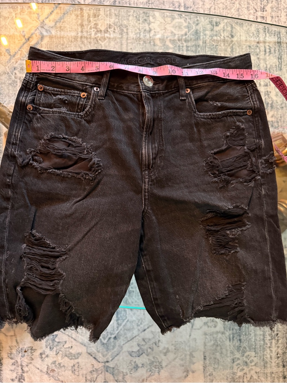 American Eagle Outfitters 90’s Boyfriend Black Distressed Denim Jean Shorts Sz 8 - Picture 14 of 15